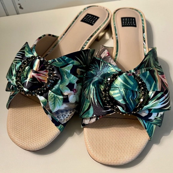 Emerald Palms Slides - Picture 2 of 9